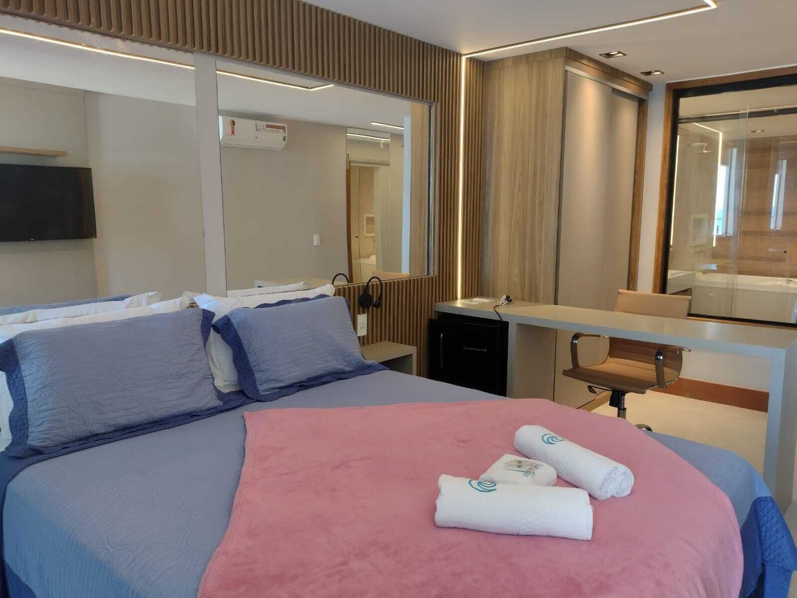 Deluxe, Queen Bed