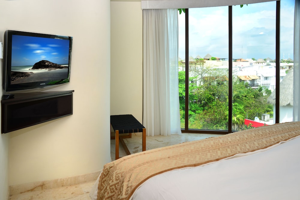 El Taj Oceanfront & Beachside Condo Hotel 25/74