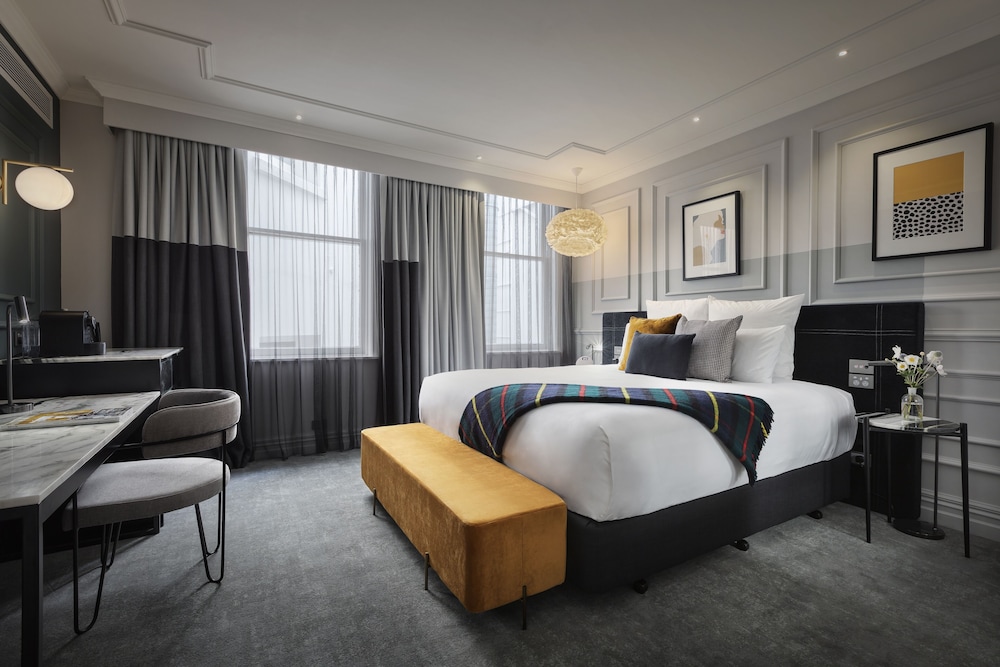 SUPERIOR, KING BED
