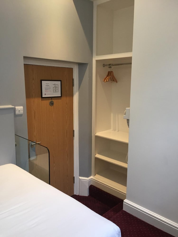 Castleton Hotel 24/61