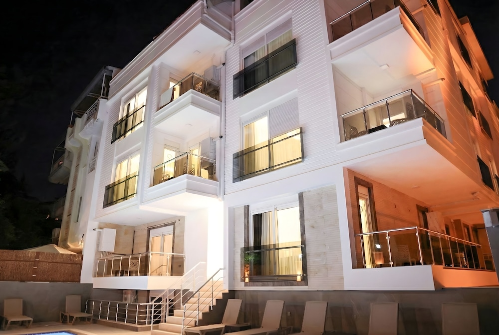 Livia Luxury Apart Hotel 4/50