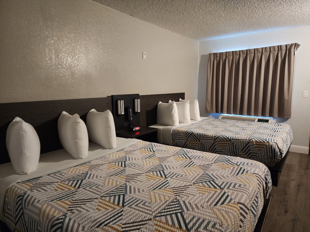 Room at Studio6 Sacramento, CA - Natomas & SMF Airport, SACRAMENTO - CA