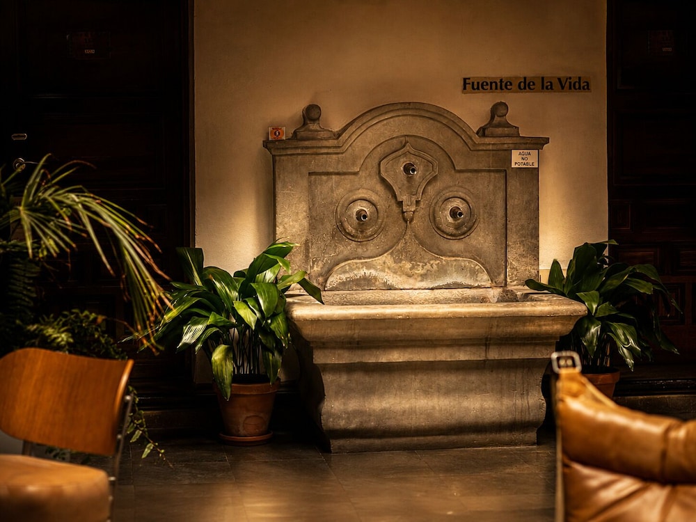 Gar Anat Hotel Boutique 10/81