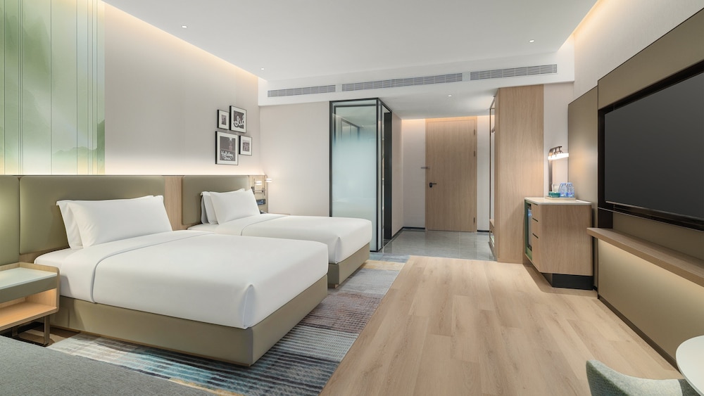 غرفة قياسية بسريرين منفصلين، Holiday Inn Wuhu Jiangbei New Area by IHG 1/2