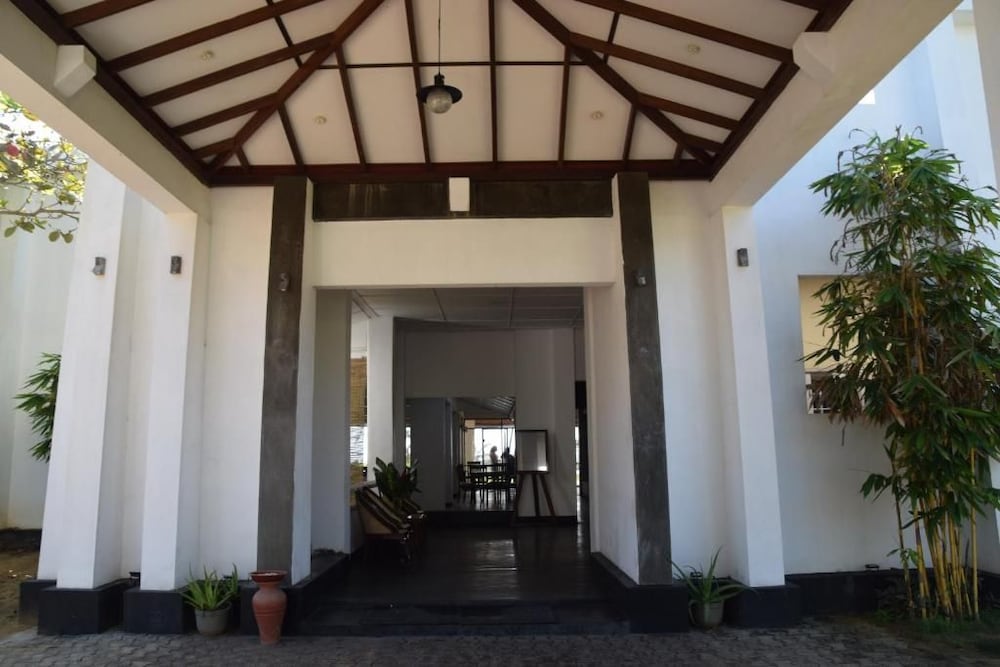 Sanmali Beach 5/41