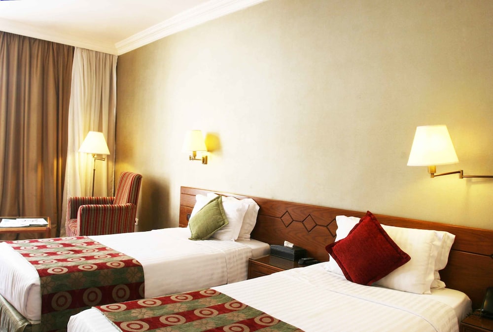 Orient Prince Hotel 10/55