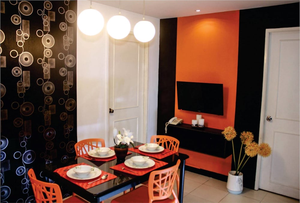 Frederick's Apartelle 27/52