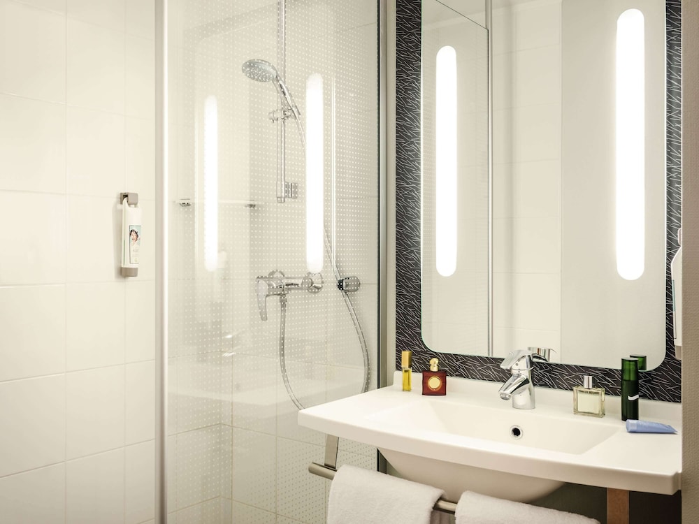 Ibis Paris 17 Clichy Batignolles 73/75