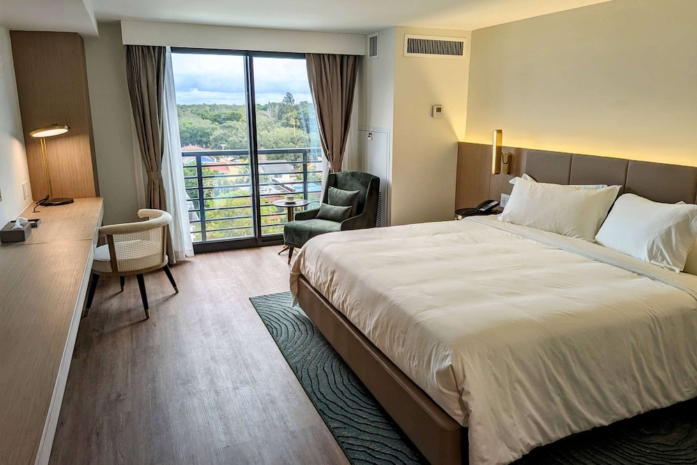 Dolce by Wyndham Hollywood 20/74