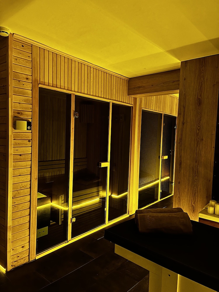 Privado Hotels 23/50