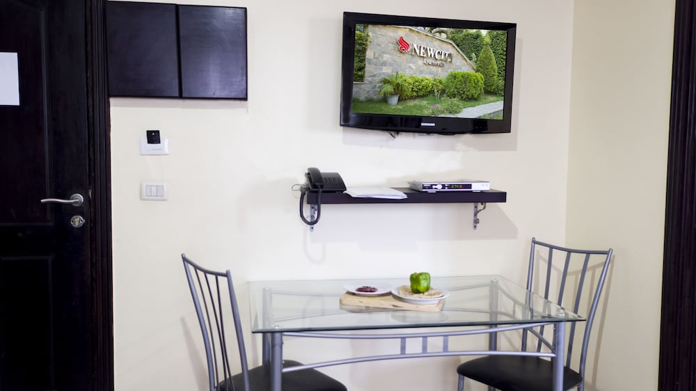 Newcity Suites Apartments 25/50