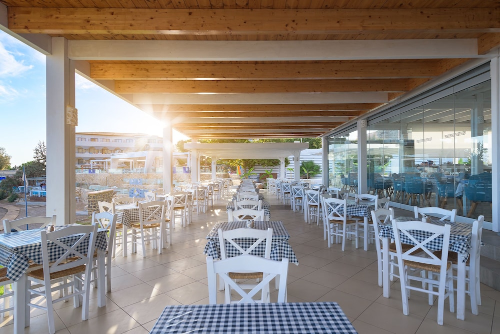 Sunrise Beach Resort 19/36