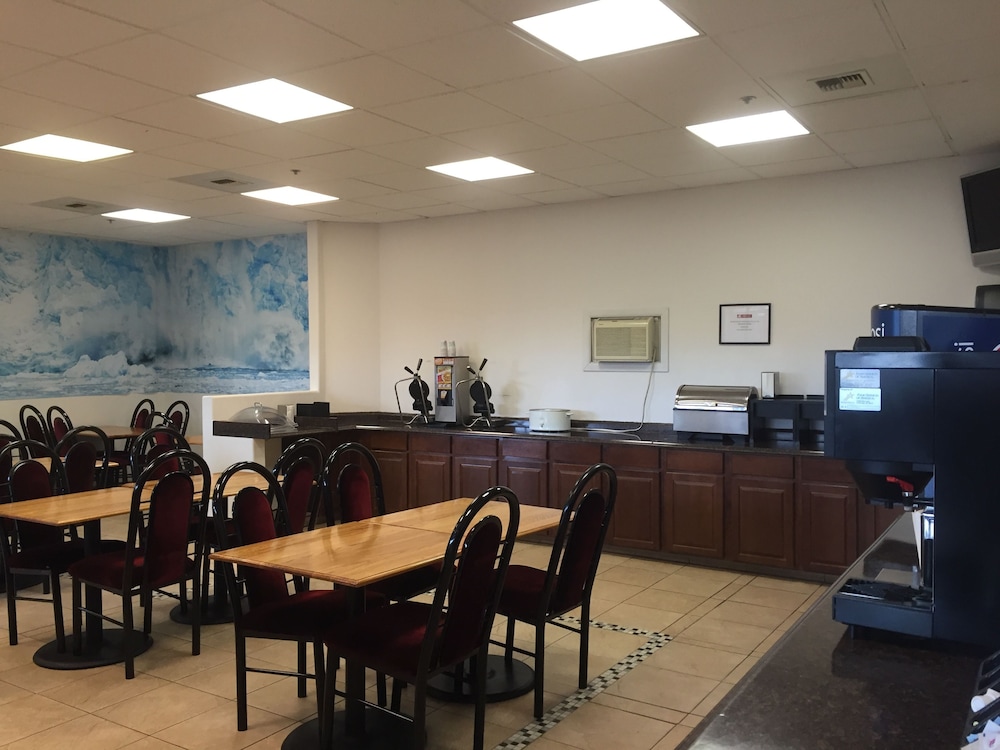 Alex Hotel and Suites Anchorage Airport 53/66