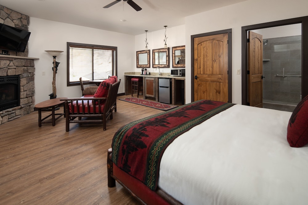 The Landing at Estes Park - Riverside Retreat 34/77