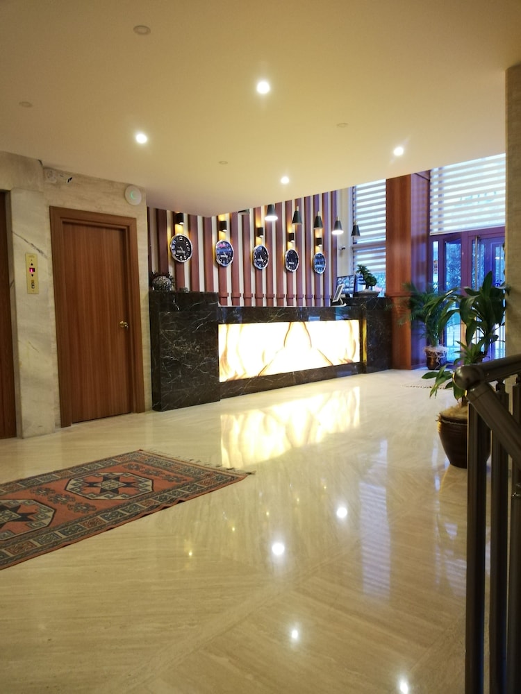 Piskin Hotel 3/30