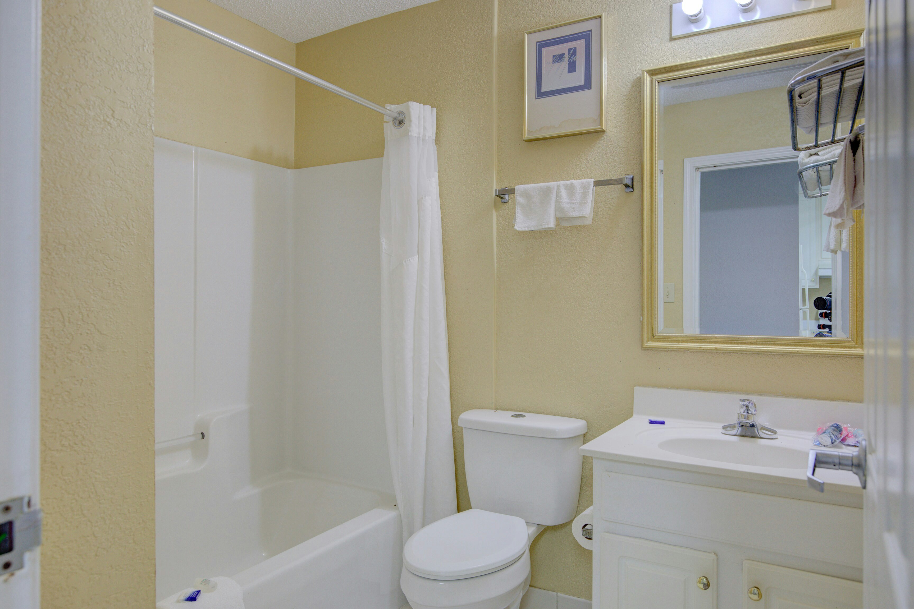 Plantation Inn & Suites Near Locust Grove I 75 29/34