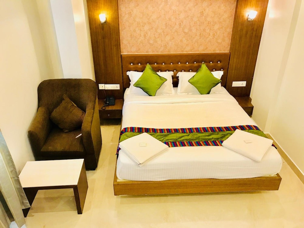 Regalia Inn & Suites 21/37