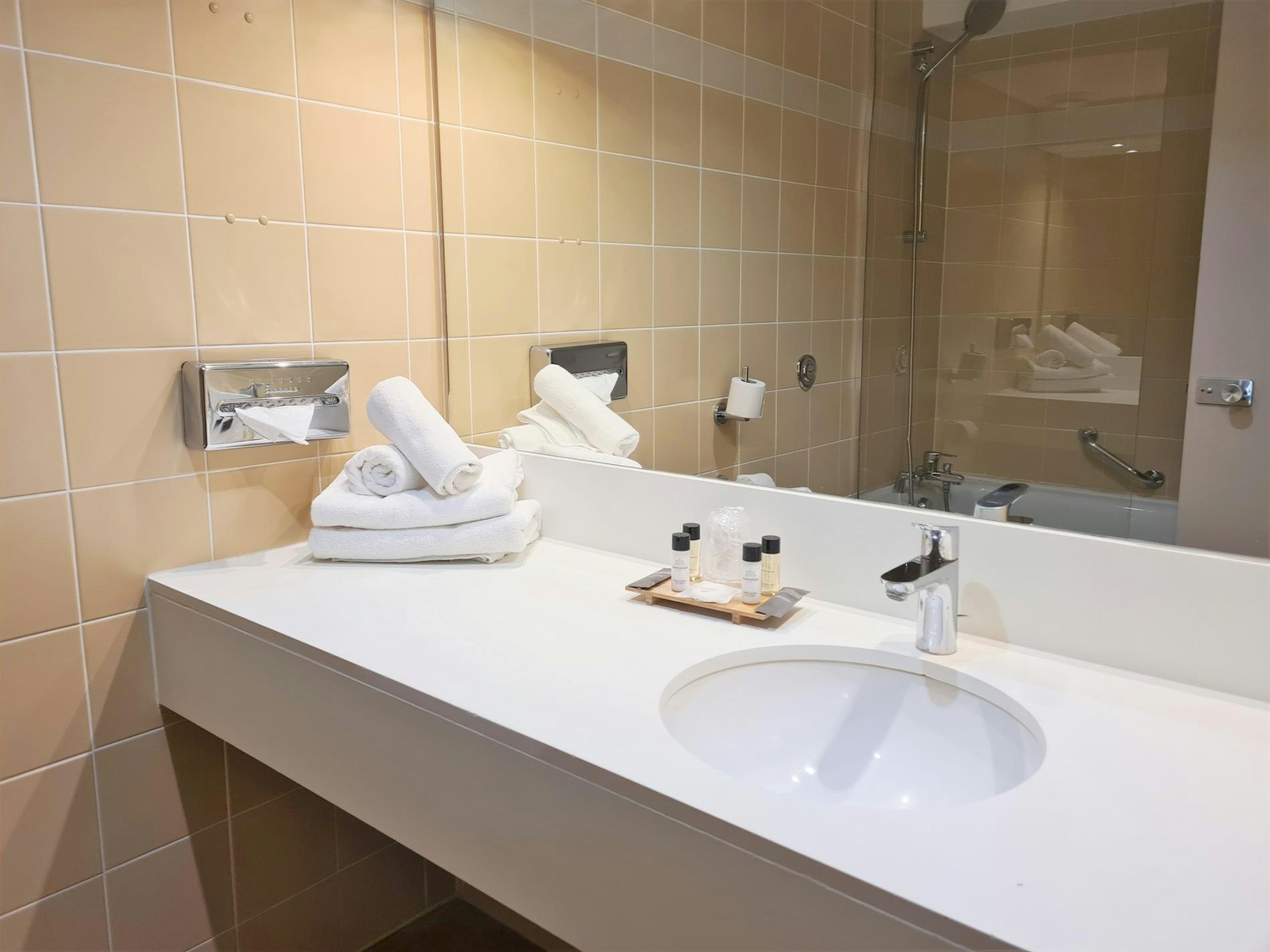 C Suites 54/56