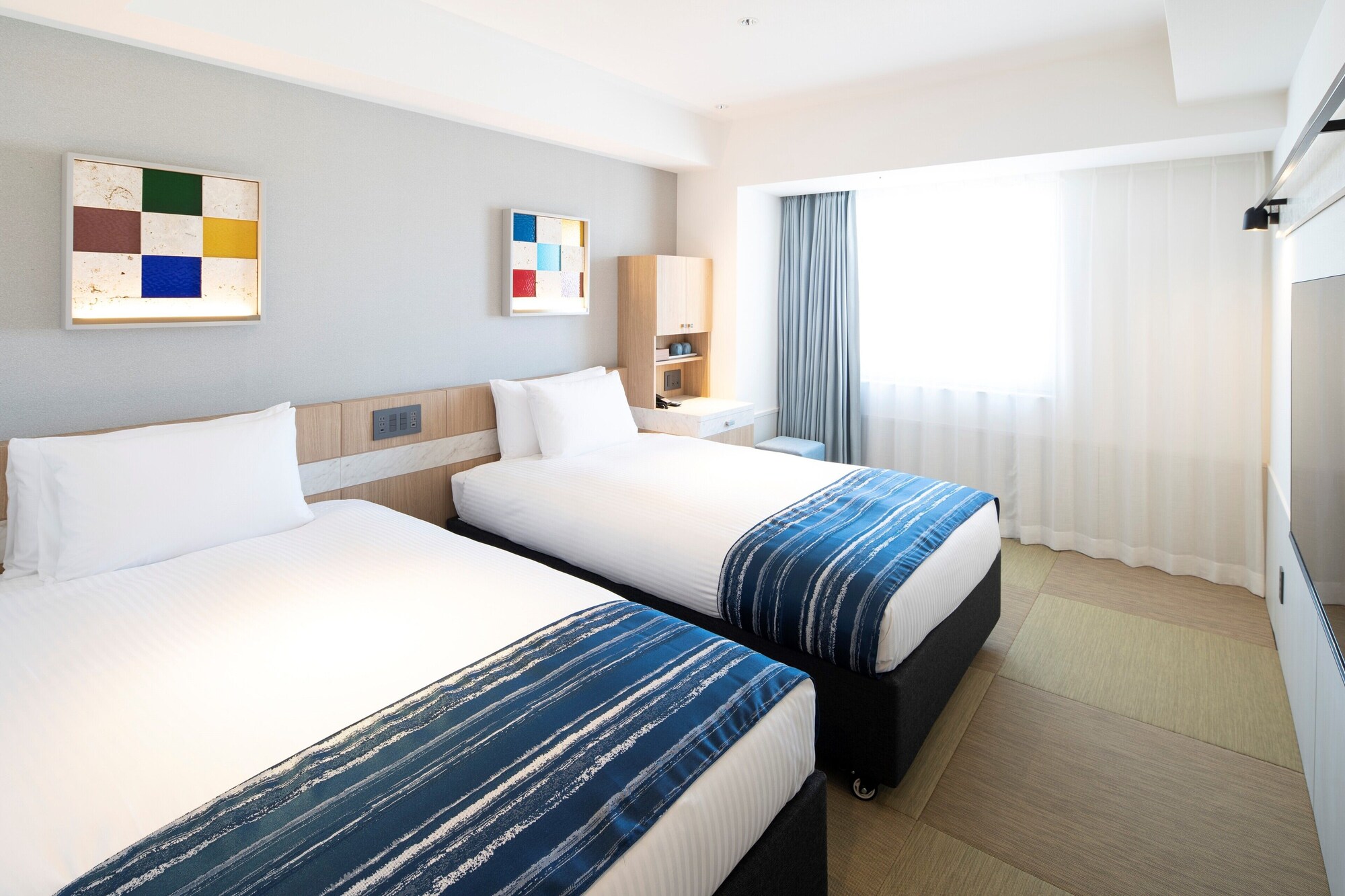 Basic, Triple, Twin Beds, Murphy Bed
