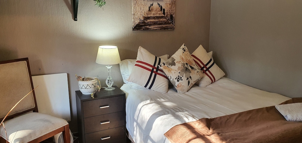 Pepper Tree Bnb 19/50