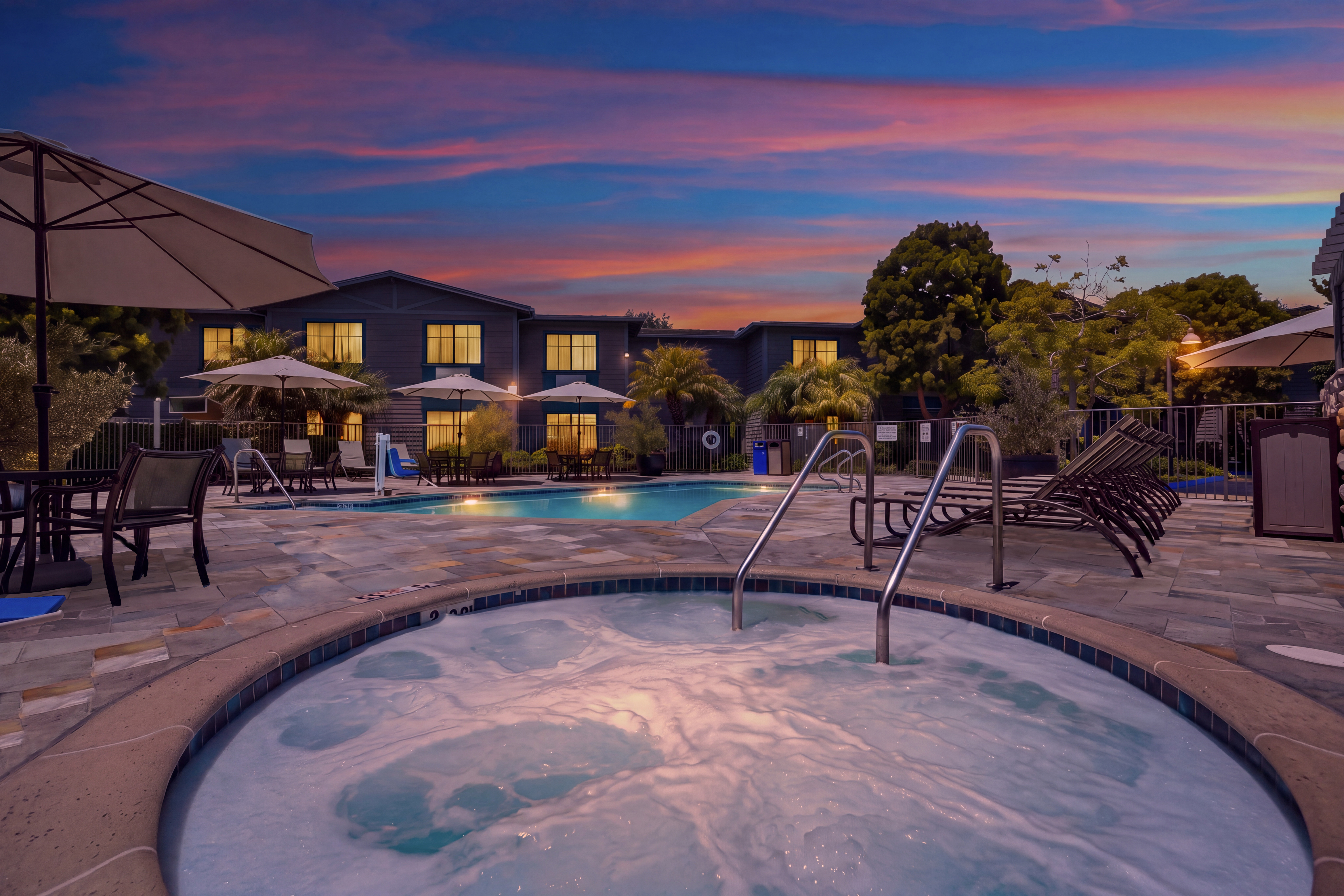Holiday Inn Express Hotel Suites Carpinteria 33/77