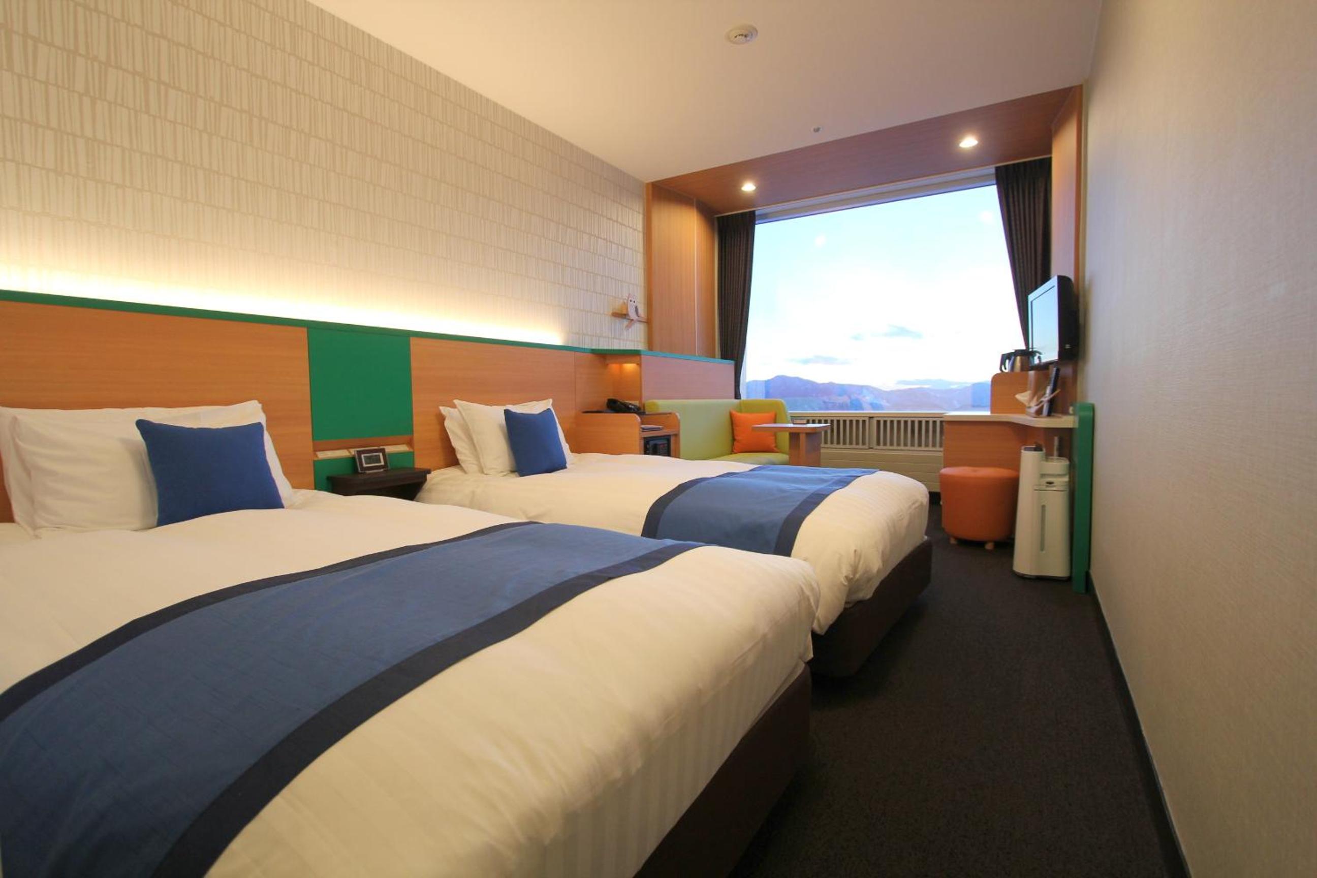 Resort, Twin Beds