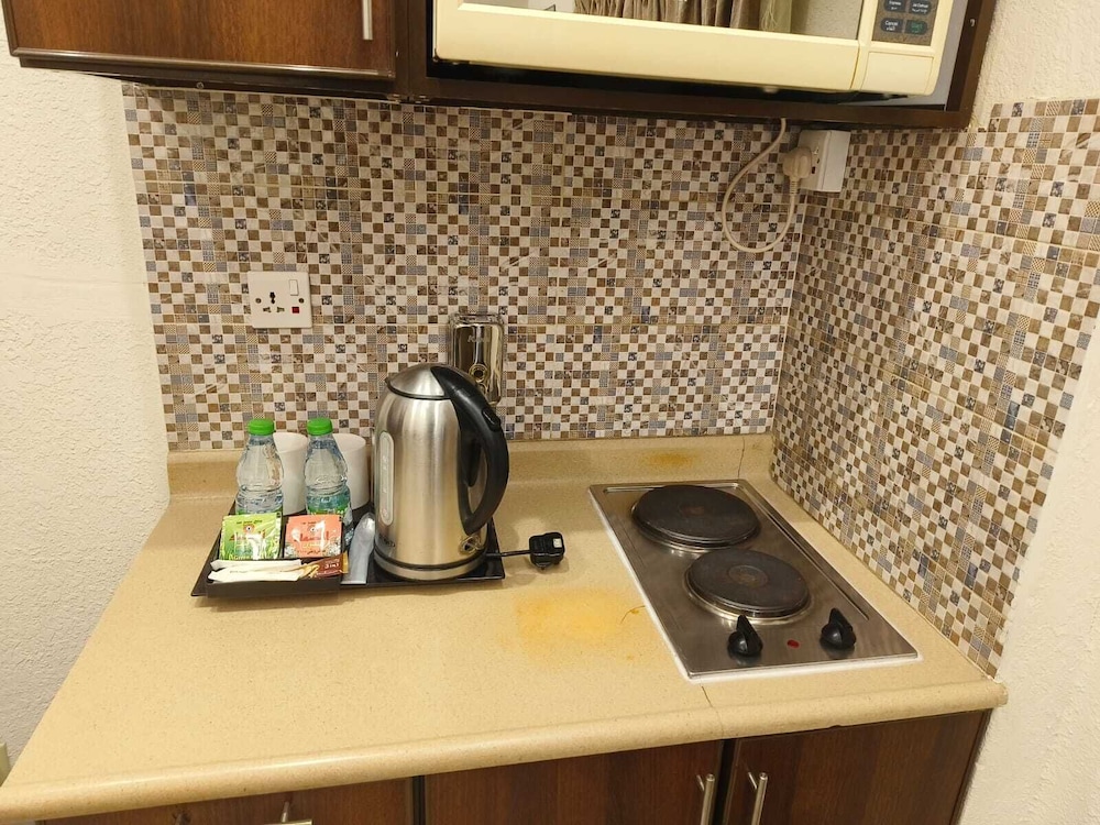 بنايه خليفه(Khalifa Tower Hotel Apartments) 48/69