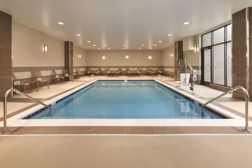 Embassy Suites Akron-Canton Airport 13/58
