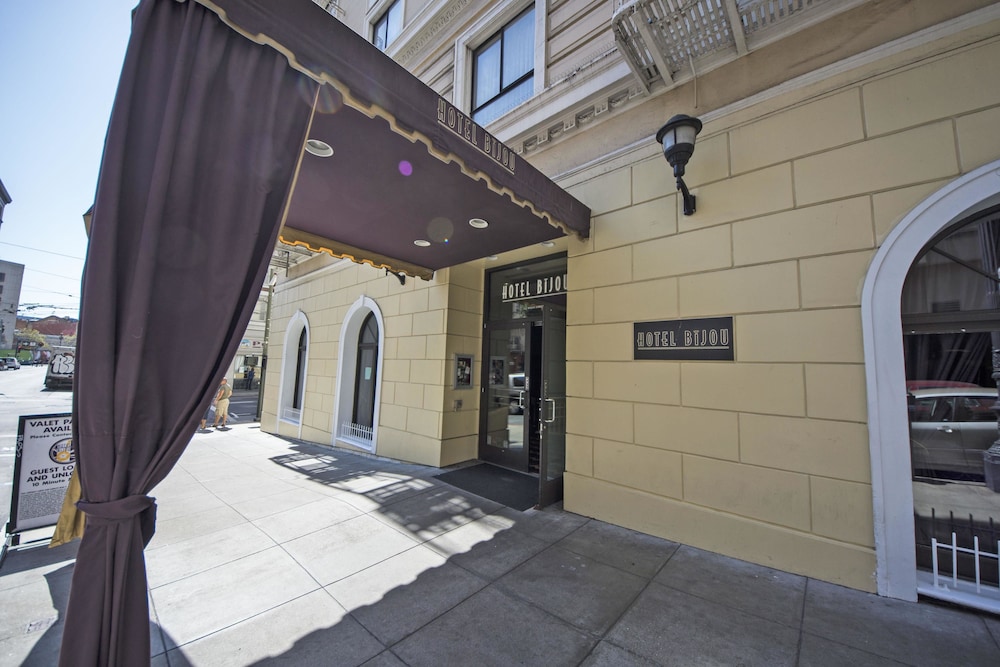 Bijou Hotel 44/50