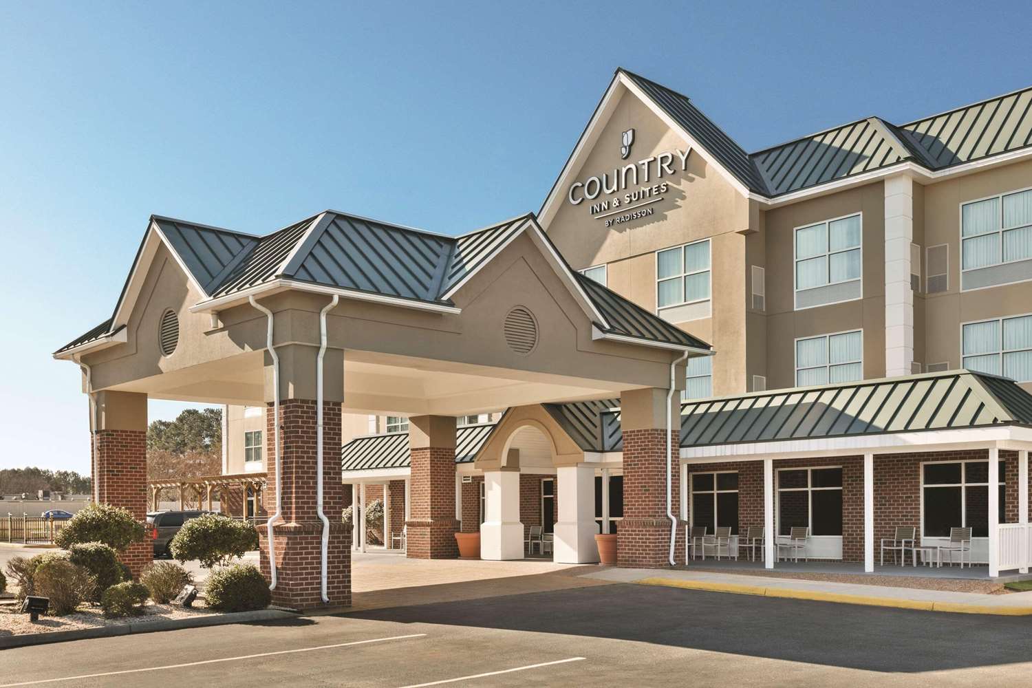 Country Inn and Suites by Radisson, Petersburg, VA 33/34