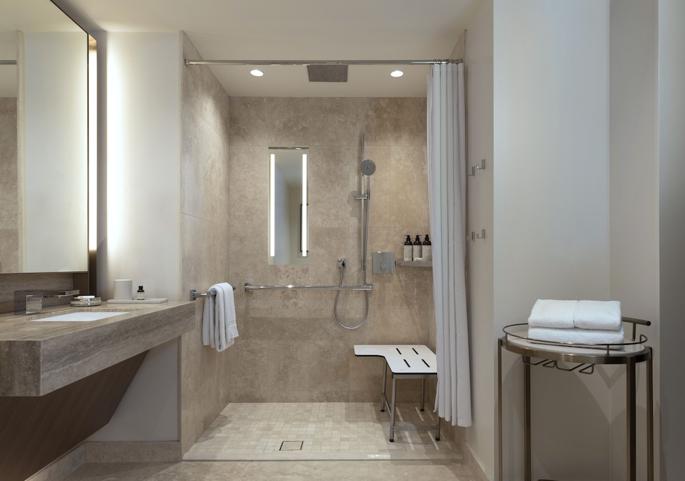 Park Hyatt Chicago 36/91