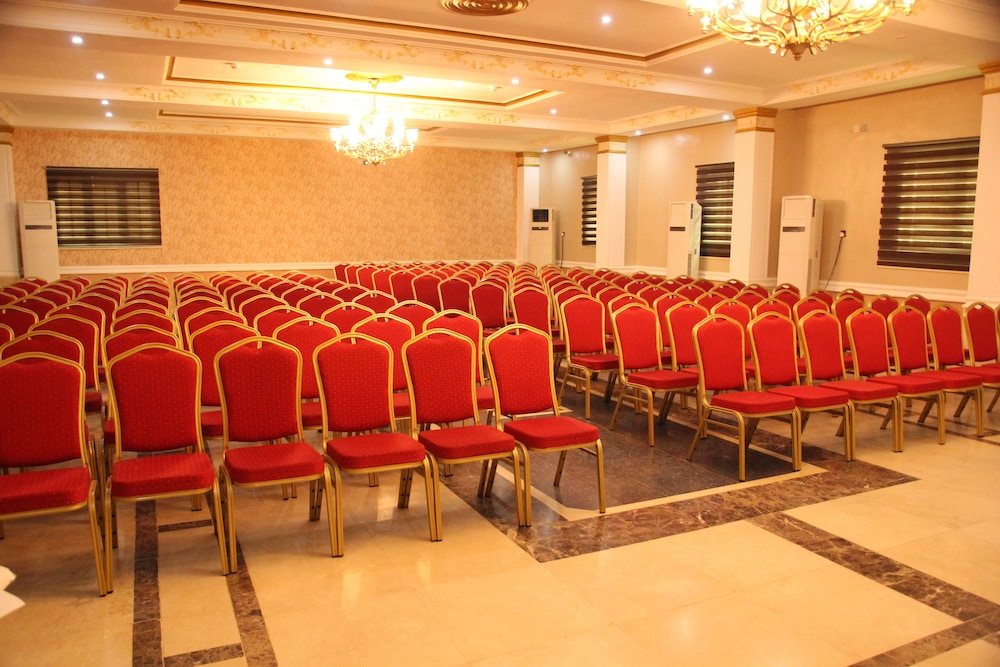 Eterno Hotels Limited 21/32
