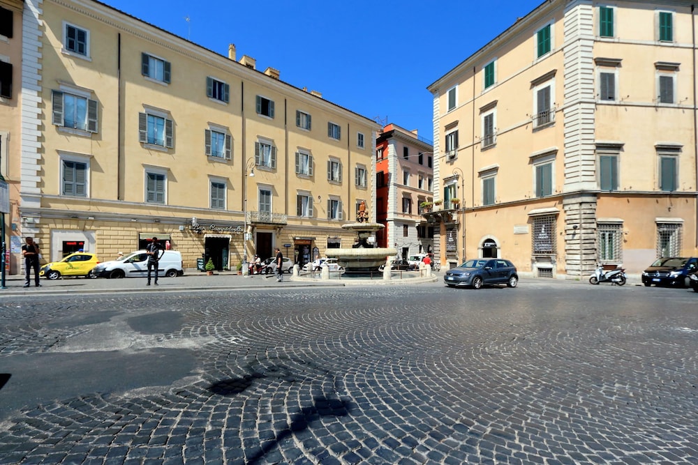 Roma Five Suites 42/50