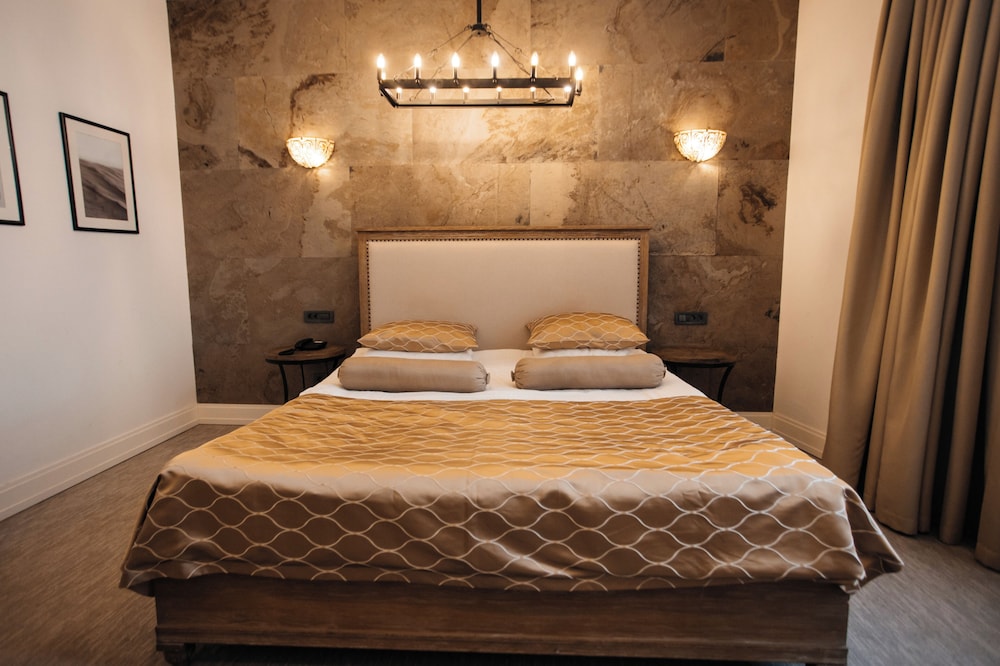 ECONOMY, DOUBLE BED