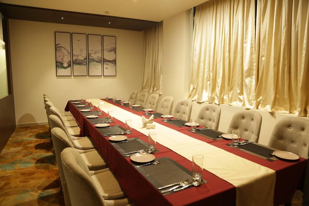 Vybrant Hotels 27/32