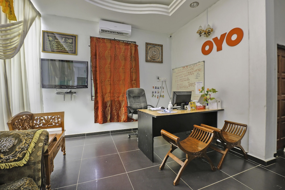 Lobby at OYO 89933 Nun Hotel, Jeli
