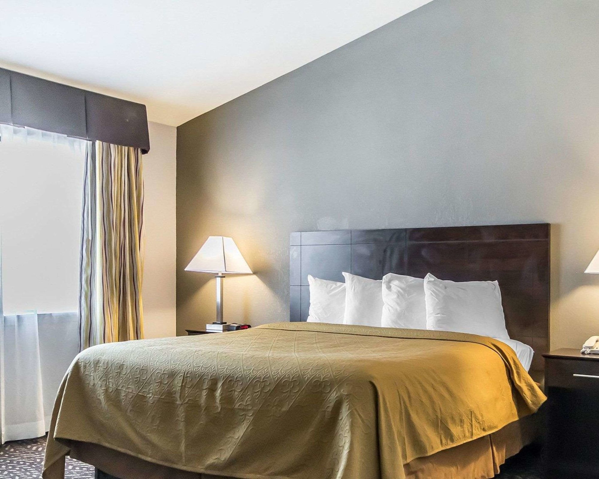 EFFICIENCY, KING BED
