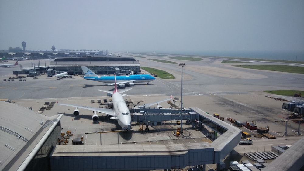 Regal Airport Hotel 63/67
