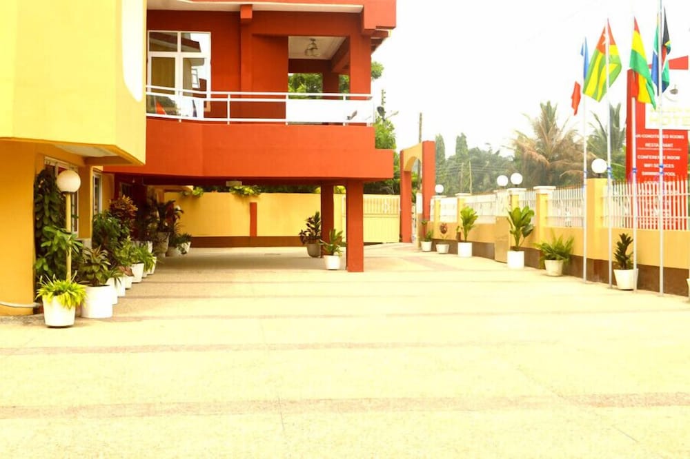 Golden Key Hotel 6/50