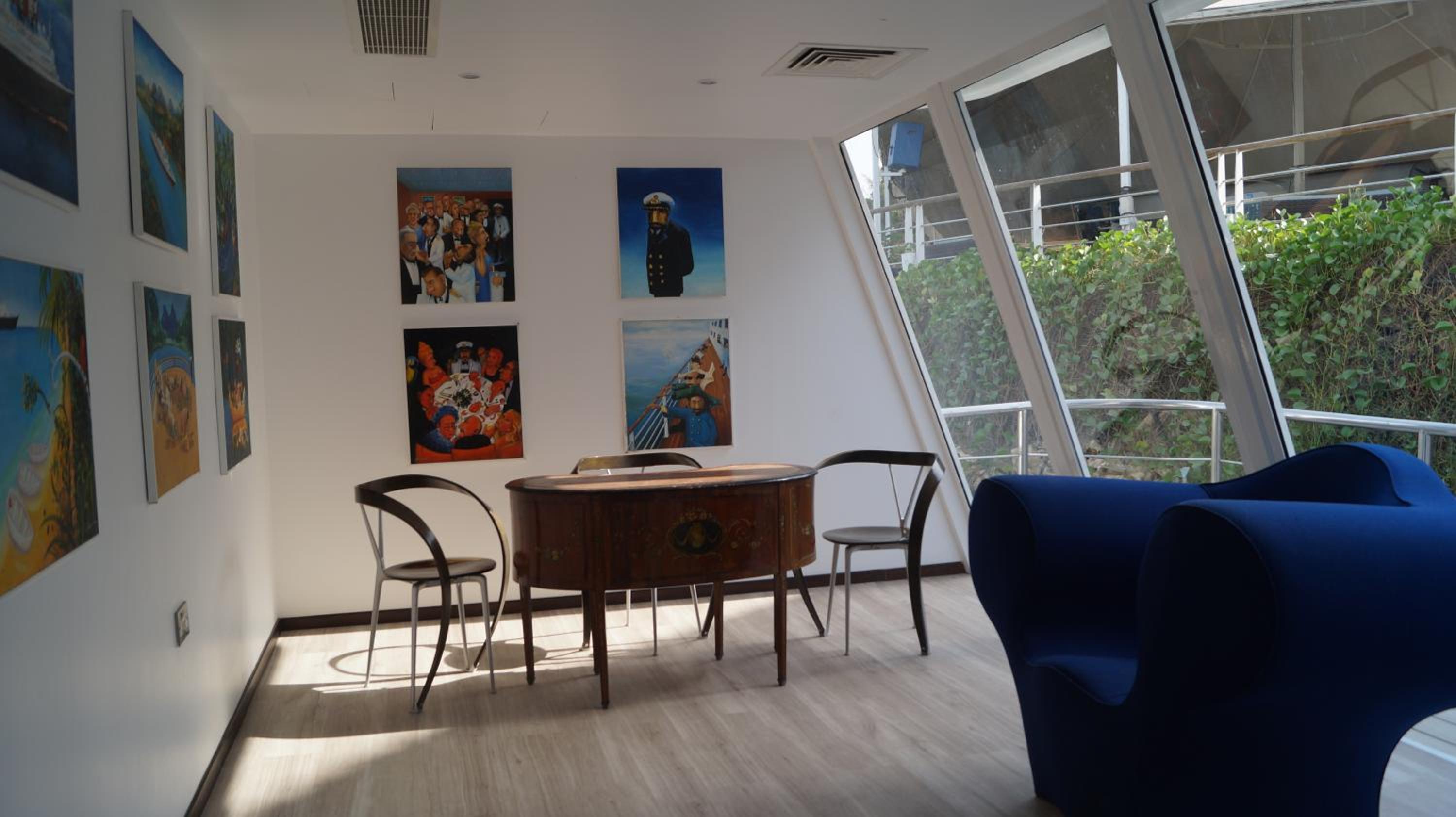 C Hotel 30/49