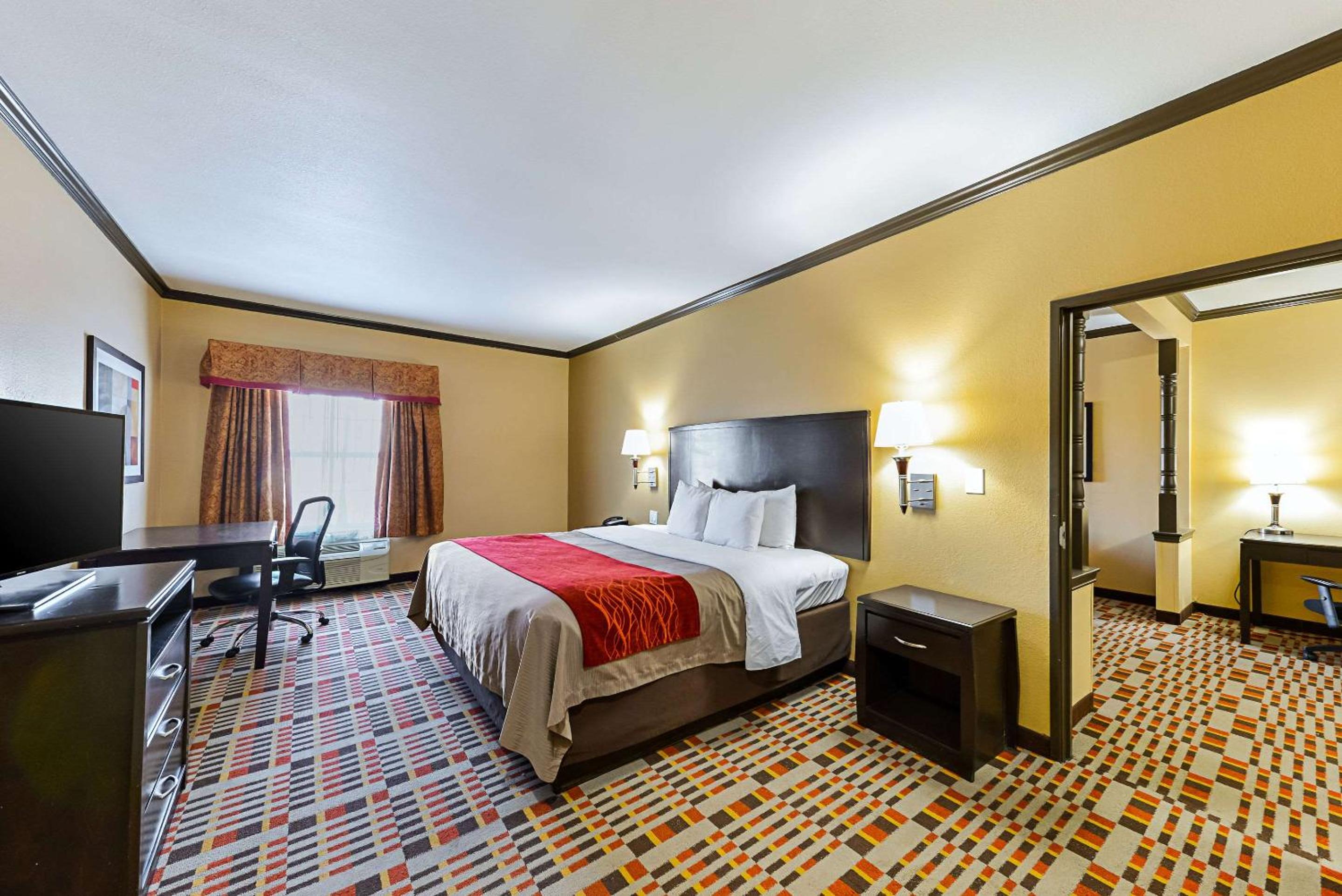 ROOM, 2 KING BEDS