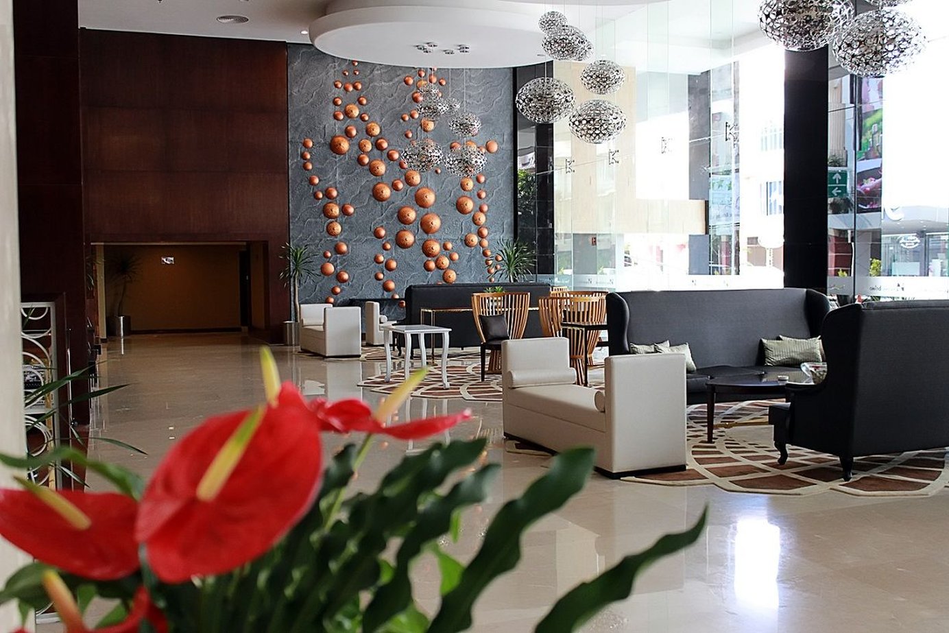 SWISS-BELHOTEL HARBOUR BAY 6/81