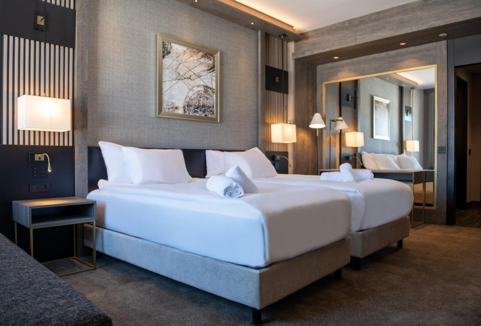 2 Bedrooms, Deluxe, Suite, King Bed, Doubletree by Hilton Kars Sarikamis 4/6