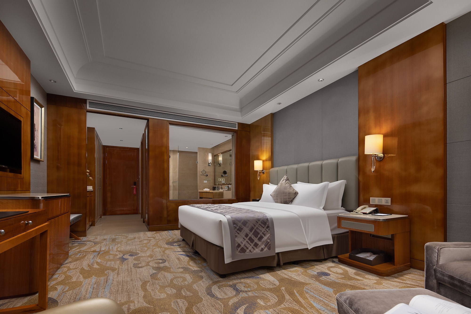 DELUXE, DOUBLE BED