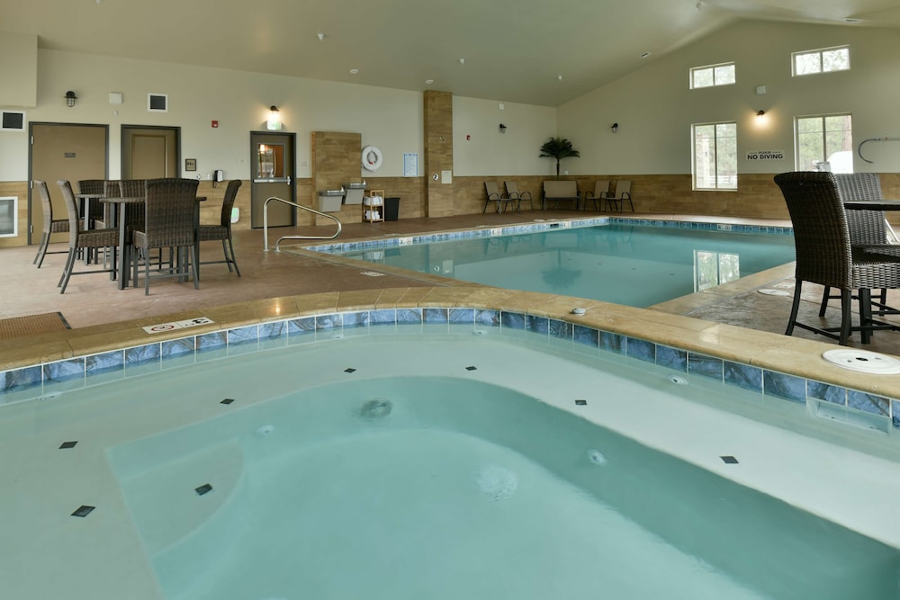 GrandStay Hotel & Suites Sisters 11/33