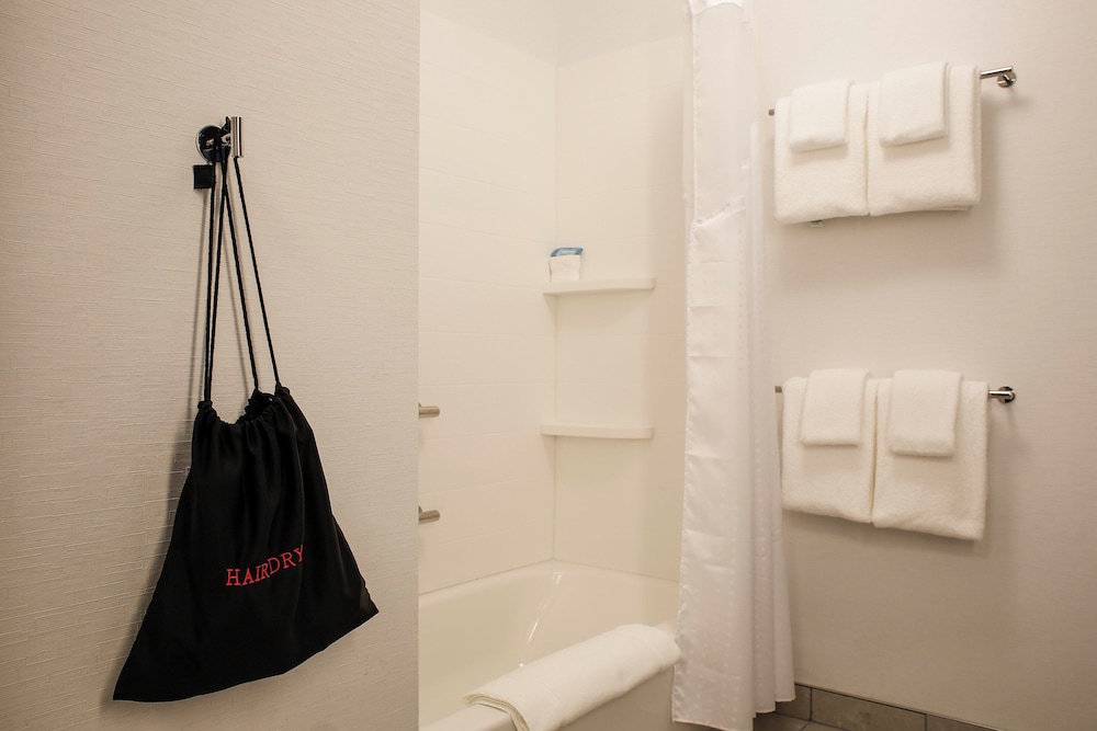 غرفة قياسية بسريرين كوين لذوي الإعاقة، HOLIDAY INN EXPRESS EVANSVILLE 3/3