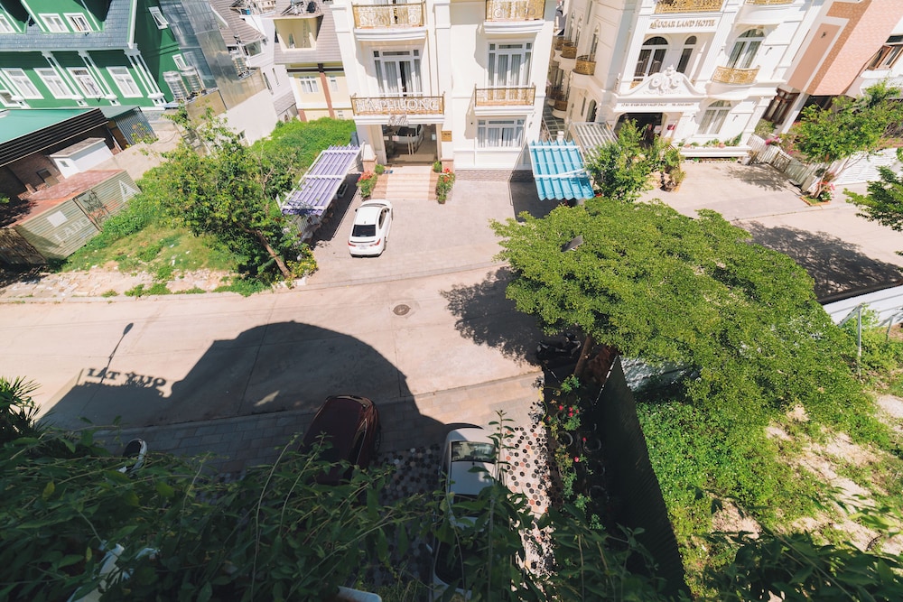 Quy Tai Premium Hotel 42/50