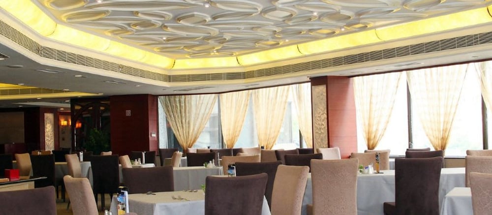 Rosedale Hotel And Suites 35/38