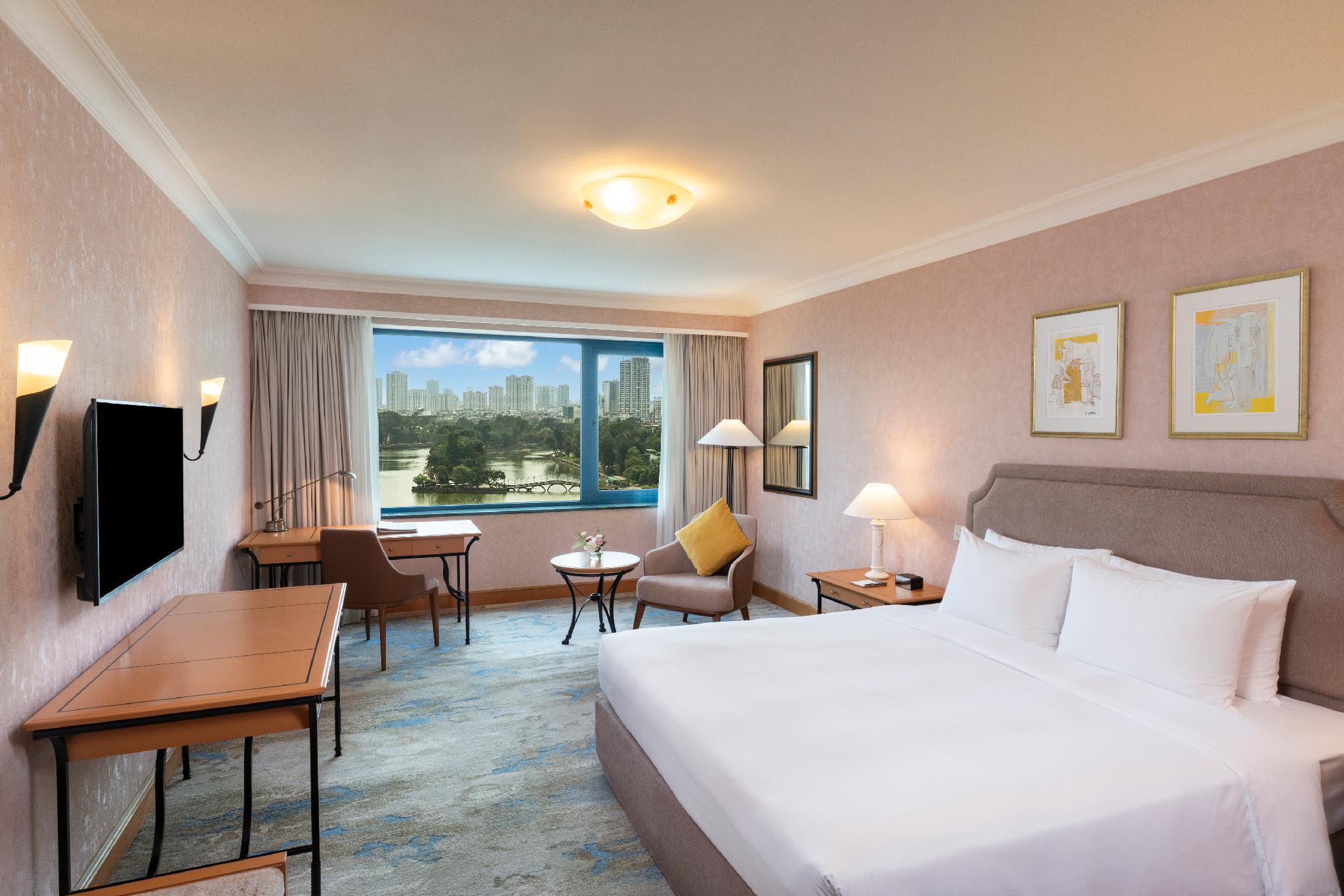 Grand Deluxe King Room