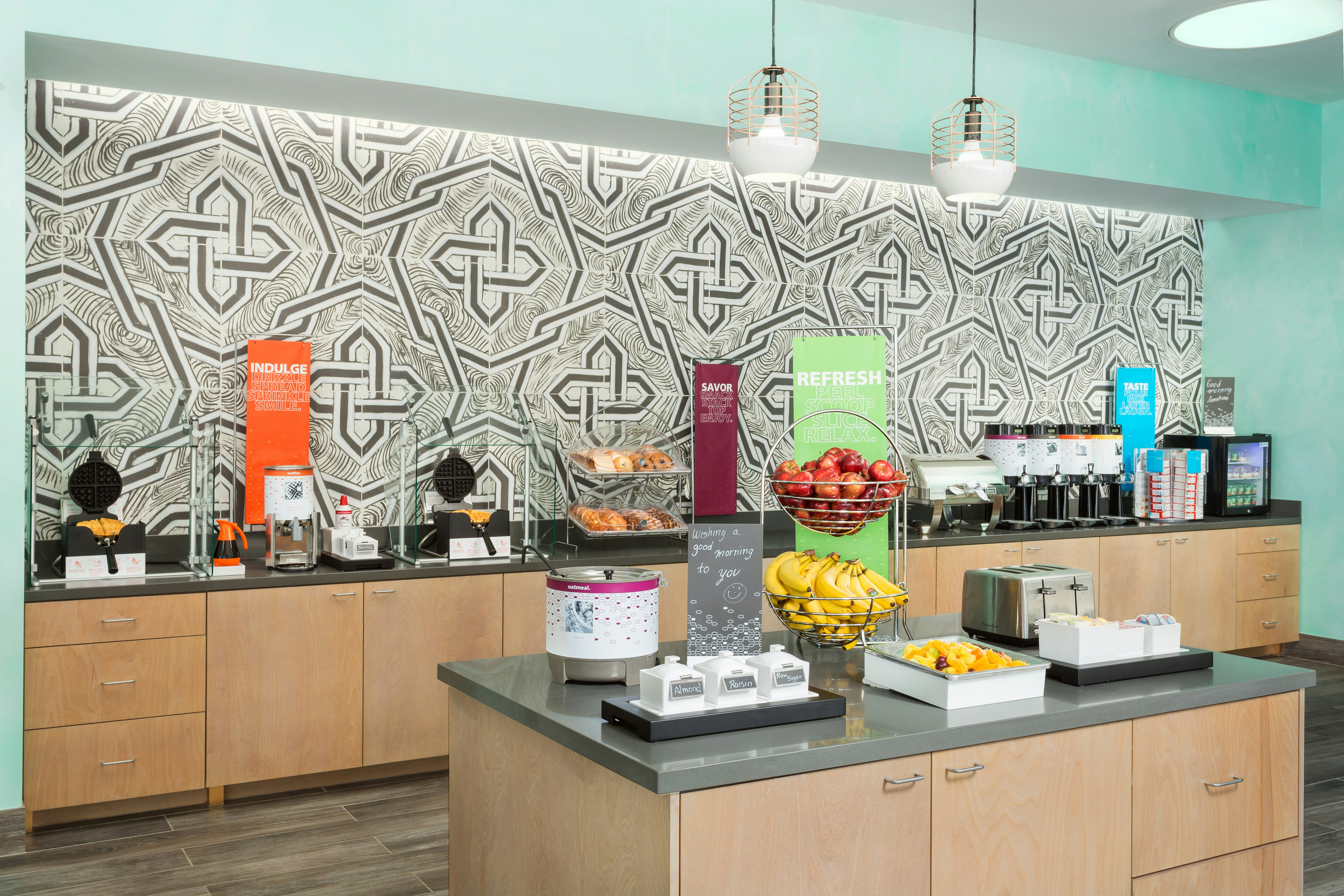 Hampton Inn & Suites Santa Monica 6/58
